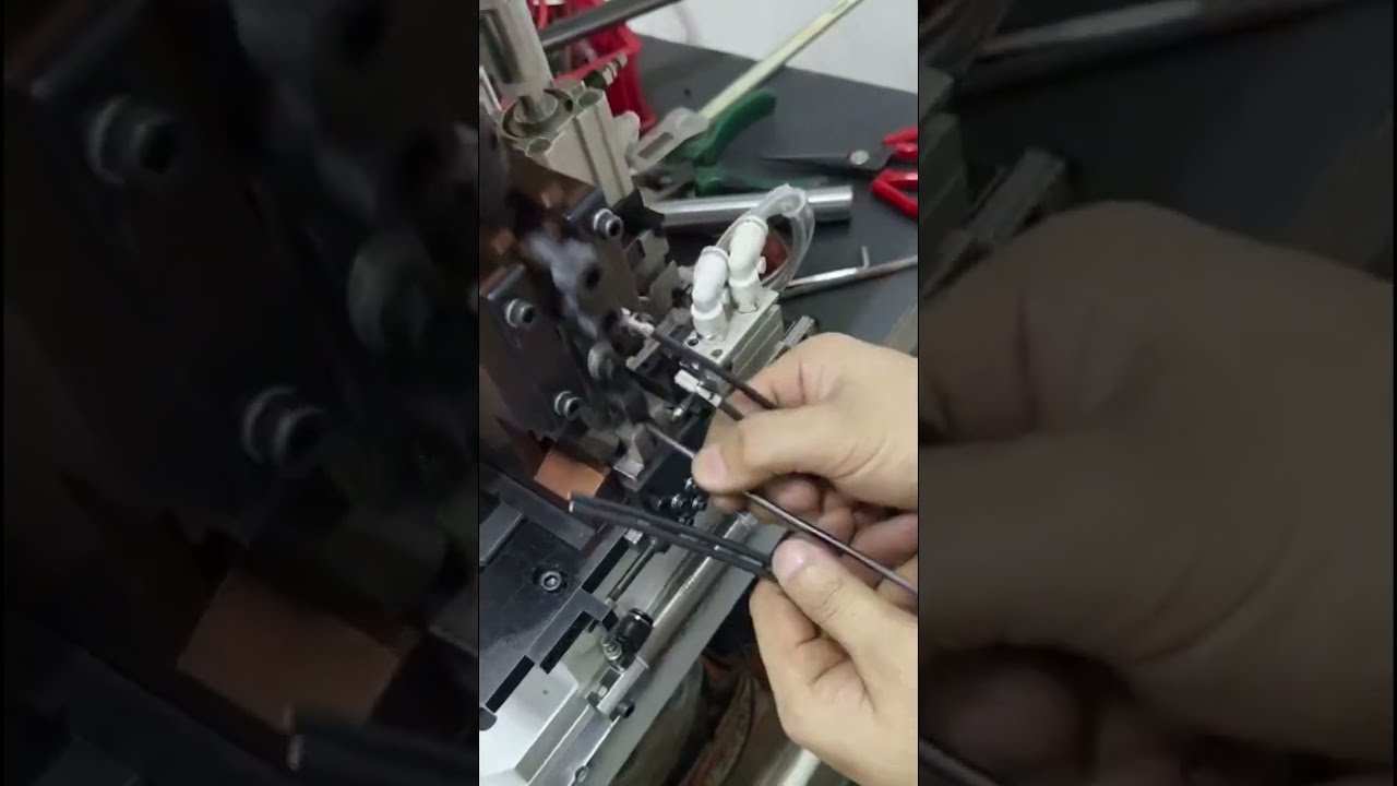 Straight Terminal Stripping and Crimping All-in-One Machine | Real Shot Display